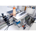 automatic labelling machine for product sides 